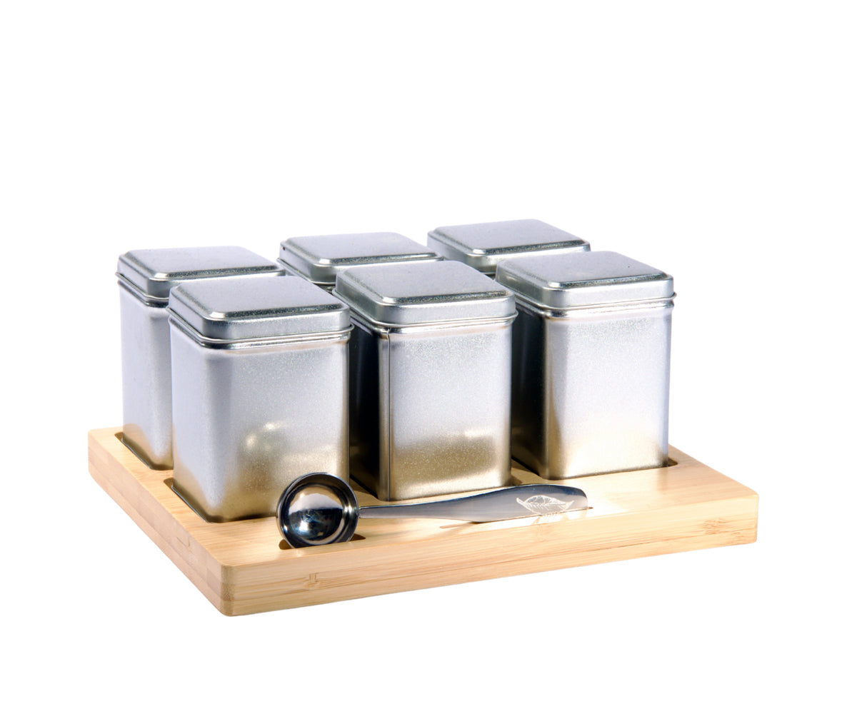 theeplank met blikjes en maatlepel